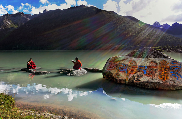 Hymne à la beauté contemplative du moment, au fil de l’œuvre photographique de Matthieu Ricard, moine bouddhiste.